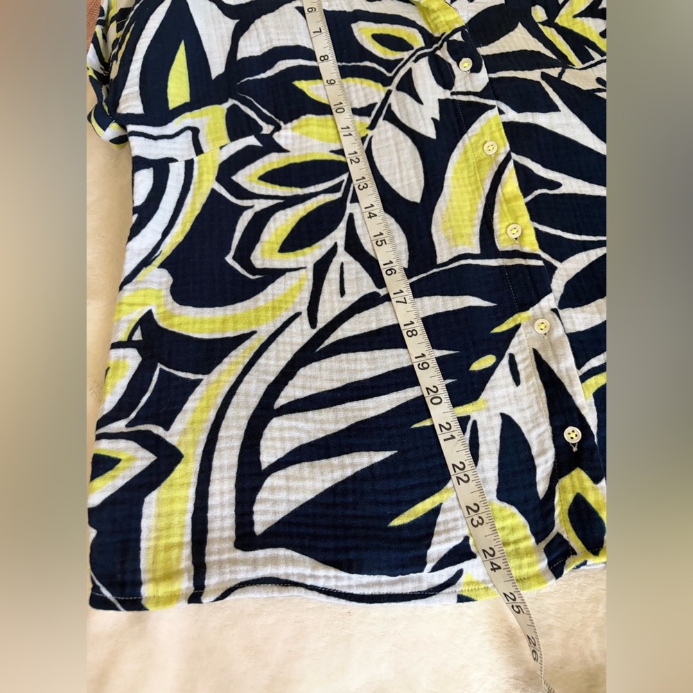 Talbots Navy and Yellow Leaf Print Blouse Button - Picture 7 of 9
